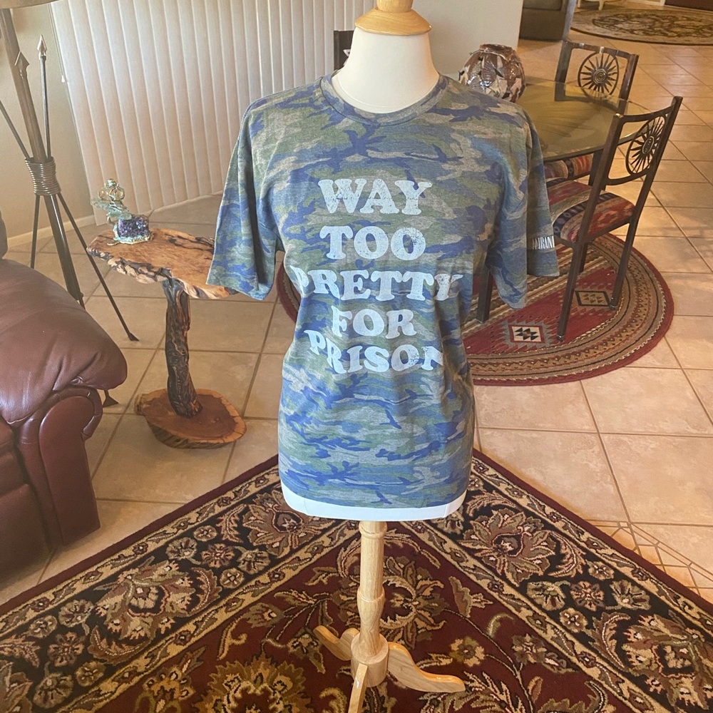 L loose T shirt NWT It was a gift I will not wear - Picture 5 of 8